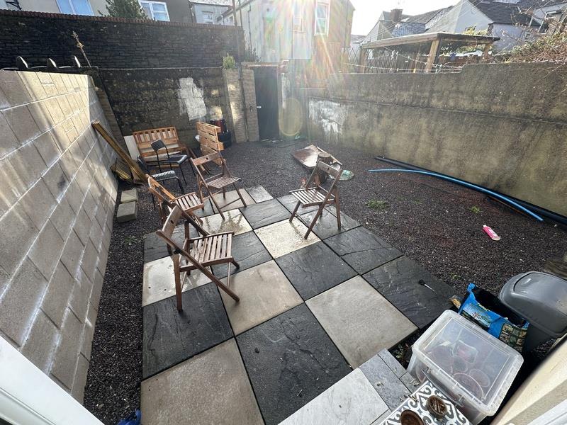 5 bed property in Penhevad Street, Grangetown